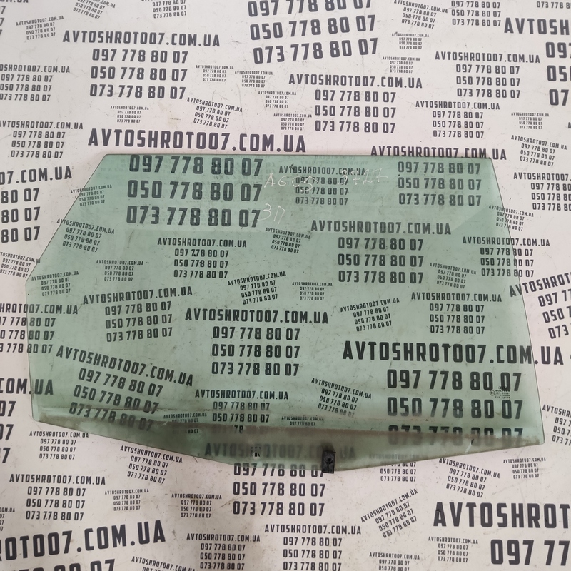 Скло дверей Audi A6 C5 (97-05) задня права OEM 43r00081
