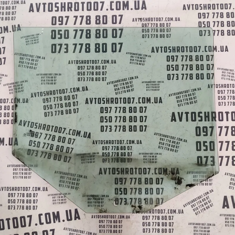 Скло дверей Skoda Fabia 2 (07-14) заднє ліве OEM 43r001057