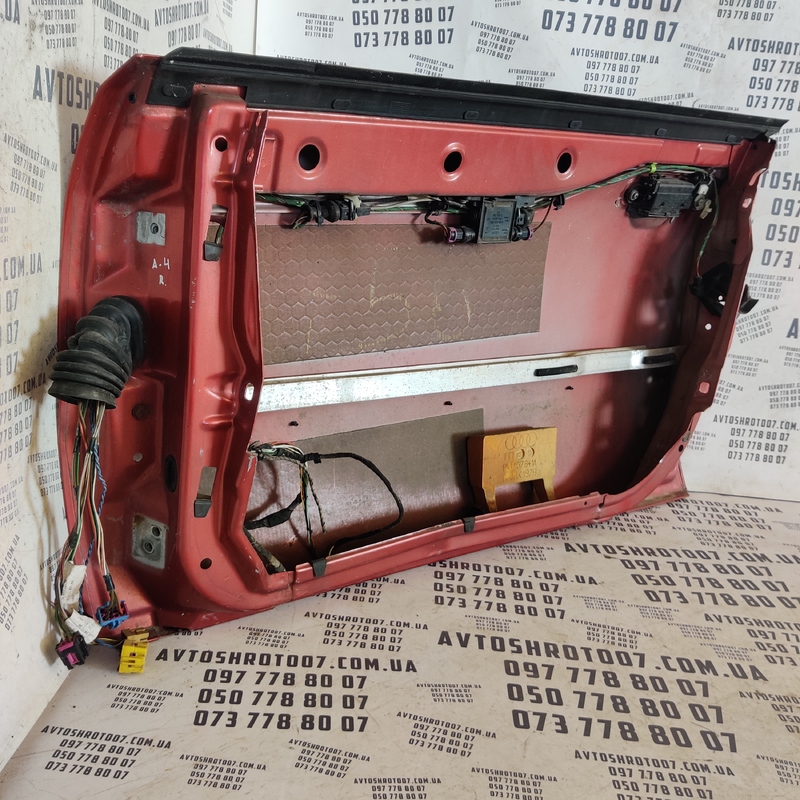 Двері Audi A4 B5 (94-01) передні праві OEM 8E0837343A