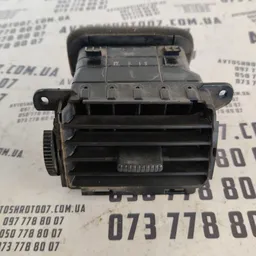 Дефлектор обдуву Mazda 3 BK (03-09) лівий OEM bp4l64930