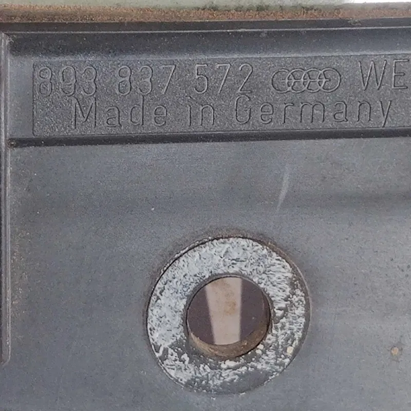 Скло дверей Audi 80 B3 переднє праве OEM 893837572