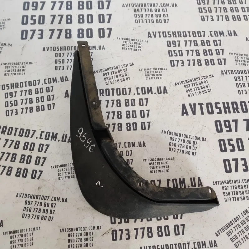 Бризговик Skoda Octavia A5 04-13 задній лівий OEM 1z0821821a