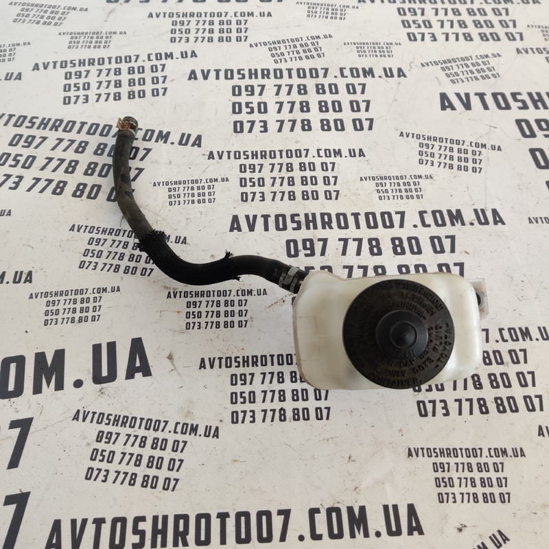 Бачок гальмівного циліндра Lexus RX 350 OEM 13231140710
