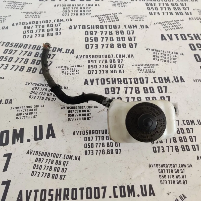 Бачок гальмівного циліндра Lexus RX 350 OEM 13231140710