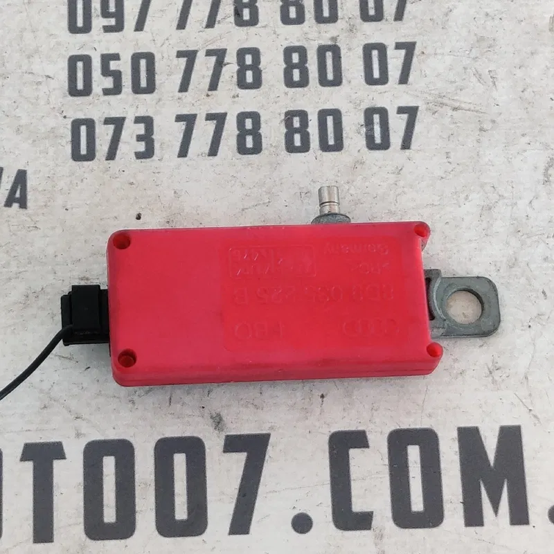 Блок керування антеною Audi A4 B5 (94-01) OEM 8D9035225B
