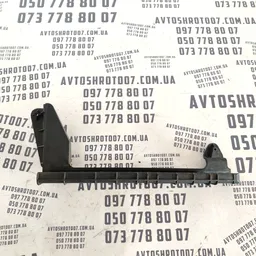 Направляюча скла Audi Q7 05-15 3.6B зад. ліва OEM 4L0839067