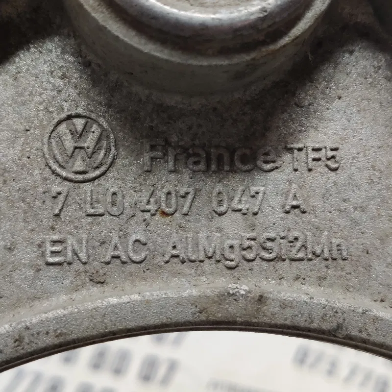 Ричаг Audi Q7 4L (05-15) 3.6 Правий Передній OEM 7L0407047A