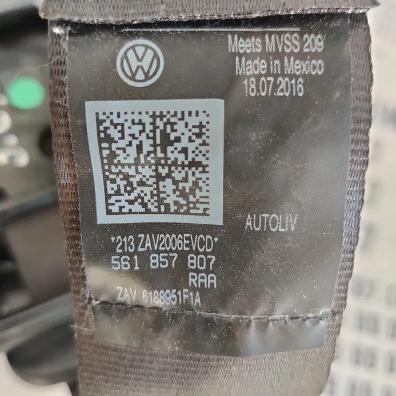 Ремінь безпеки задній VW Passat B8 USA (11-19) OEM 561857807