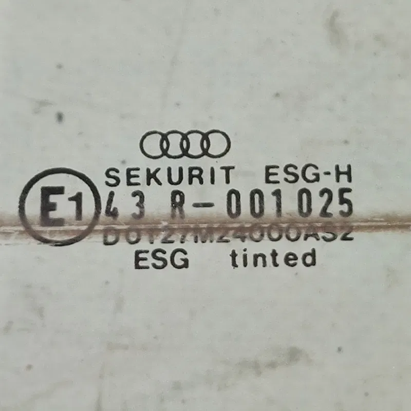 Скло дверей Audi 80 B3 (86-91) задня ліва OEM 893837571