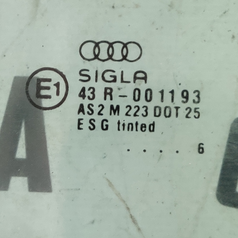 Скло дверей Audi 80 B3 (86-91) переднє праве OEM 43r001193