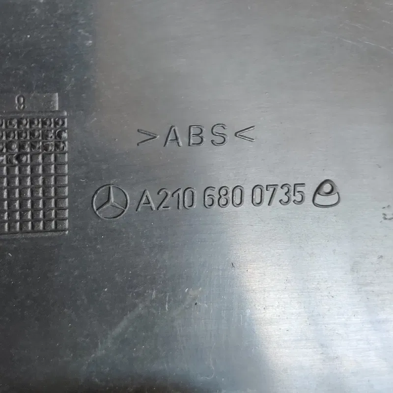 Накладка порога MB W210 (95-02) ліва задня OEM a2106800735