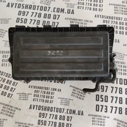 Корпус повітряного фільтра Skoda Rapid 036183f