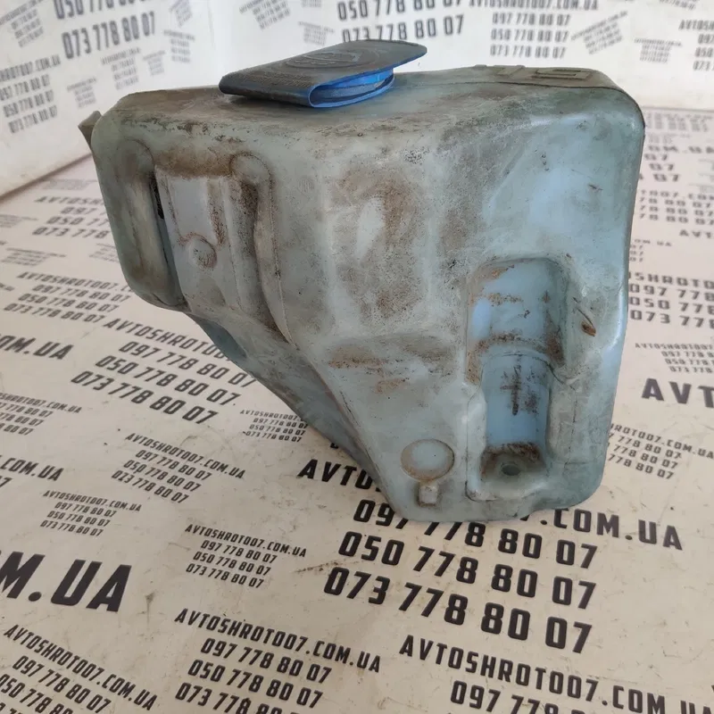 Бачок омивача лобового скла VW Passat B3 (88-93) 357955453b
