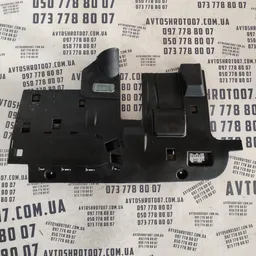 Накладка салону Audi Q7 4L (05-15) 3.6 перед ліва 4L1815173