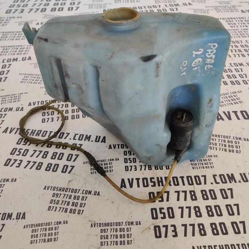 Бачок омивача Volkswagen Passat B3 (88-93) OEM 357955453