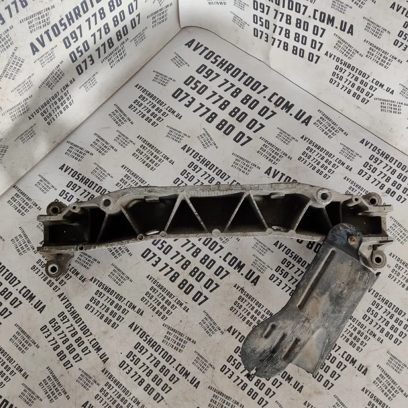 Кронштейн двигуна Jaguar S-Type OEM 7P0407151AE