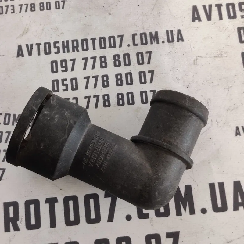 Фланець охолодження VW Passat B3 (1988-1993) OEM 037121619A