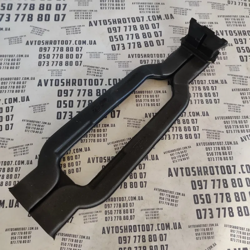 Повітропровід Audi Q7 4L (05-15) 3.6 Бенз зад OEM 4L0857042