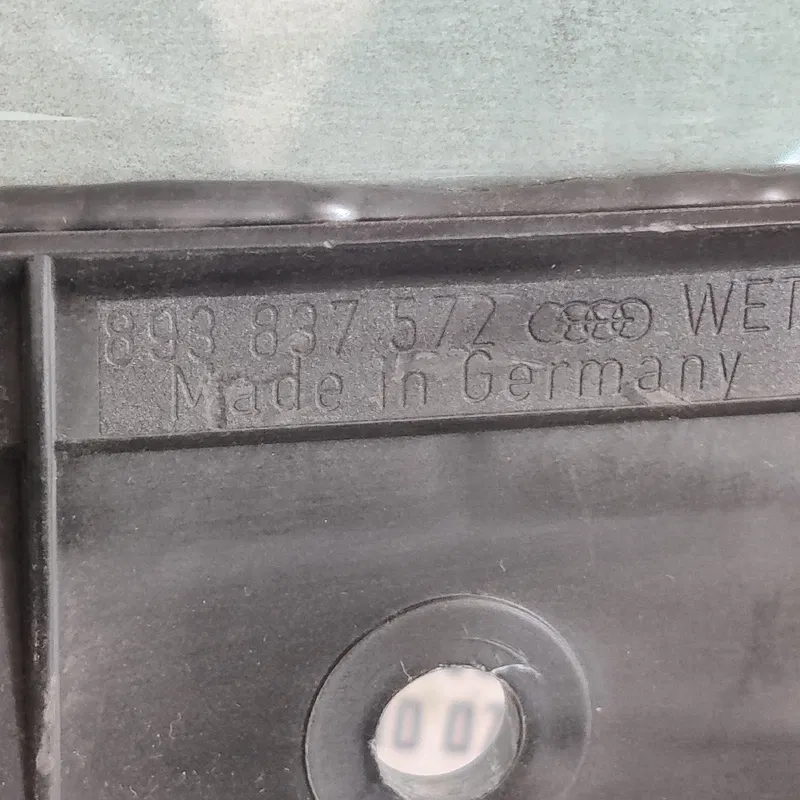 Скло дверей Audi 80 B3 (86-91) задня права OEM 893837572