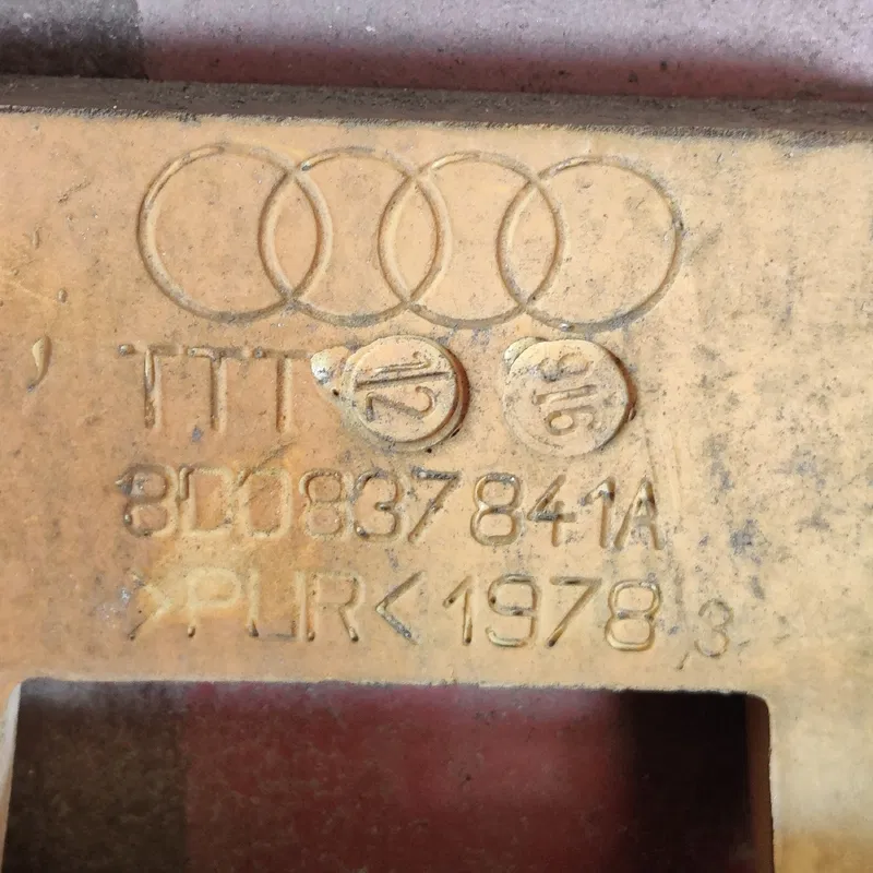 Двері Audi A4 B5 (94-01) передні праві OEM 8E0837343A