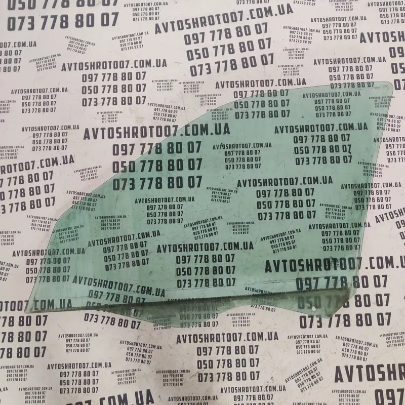 Скло дверей Citroen Xsara (97-06) переднє праве 43R000464