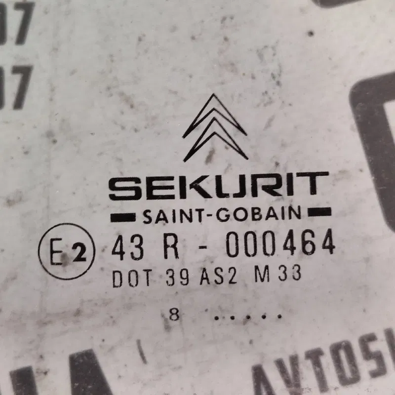 Скло дверей Citroen Xsara заднє праве OEM 43R000464