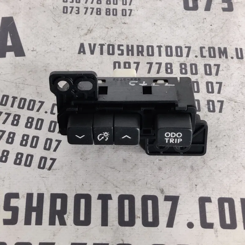 Блок кнопок Lexus RX 350 OEM 3233T32