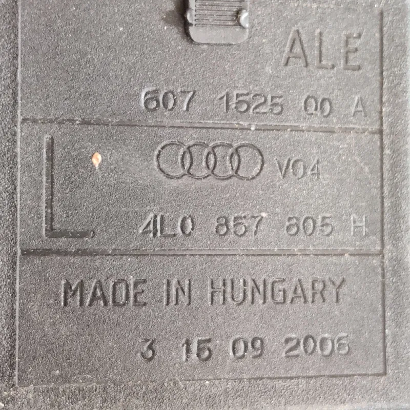 Ремінь безпеки Audi Q7 05-15 3.6 бенз зад лів OEM 4L0857805H