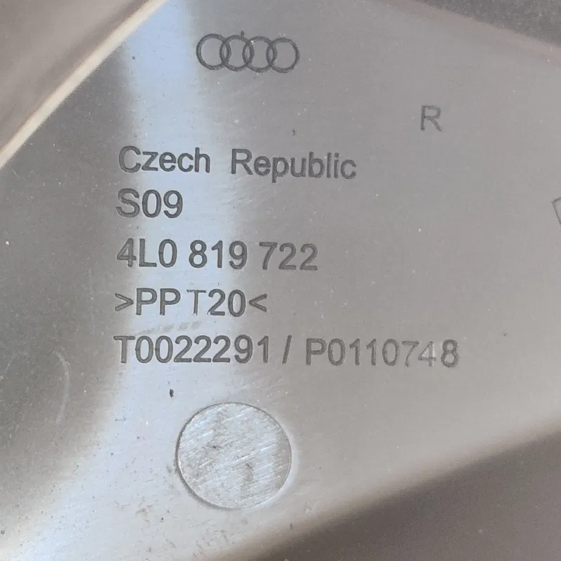 Воздуховод Audi Q7 4L 05-15 3.6 бенз прав. пер. OEM P011074B