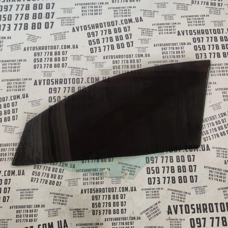 Скло дверей Mazda 3 BK (03-09) переднє праве OEM 43R008612