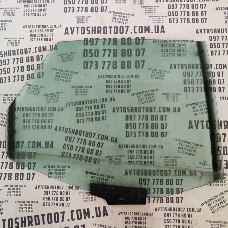 Скло дверей Audi 80 B3 (86-91) задня права OEM 4a0837572