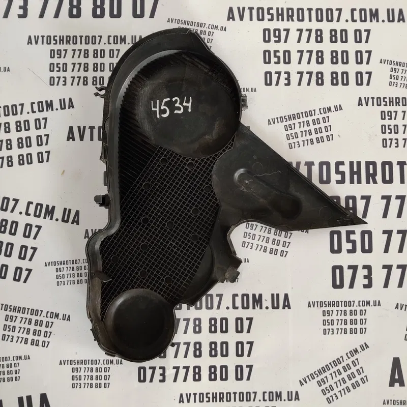 Кришка двигуна Volkswagen Jetta 11-18 верхня OEM 03L109107E