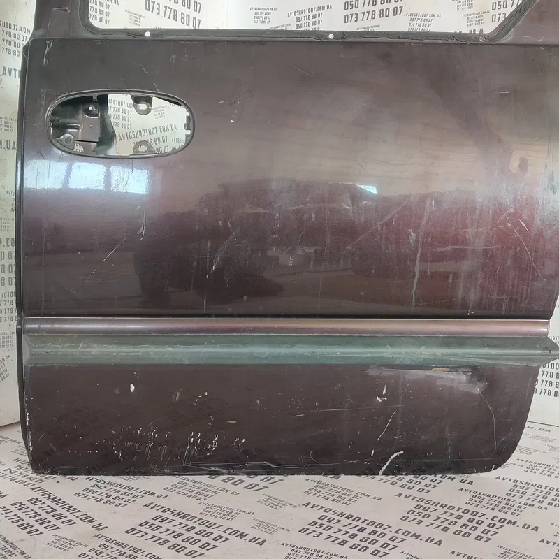 Двері задні ліві Chrysler Voyager 3 (96-00)