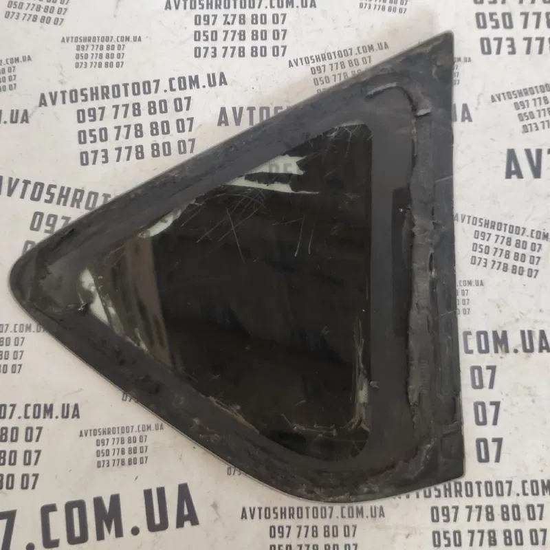 Скло кузовне Mazda 3 BK (03-09) заднє ліве OEM 43r008577