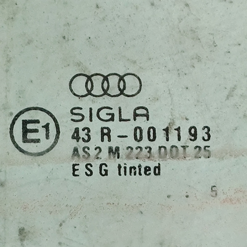 Скло дверей Audi 80 B3 (86-91) переднє ліве OEM 43r001193
