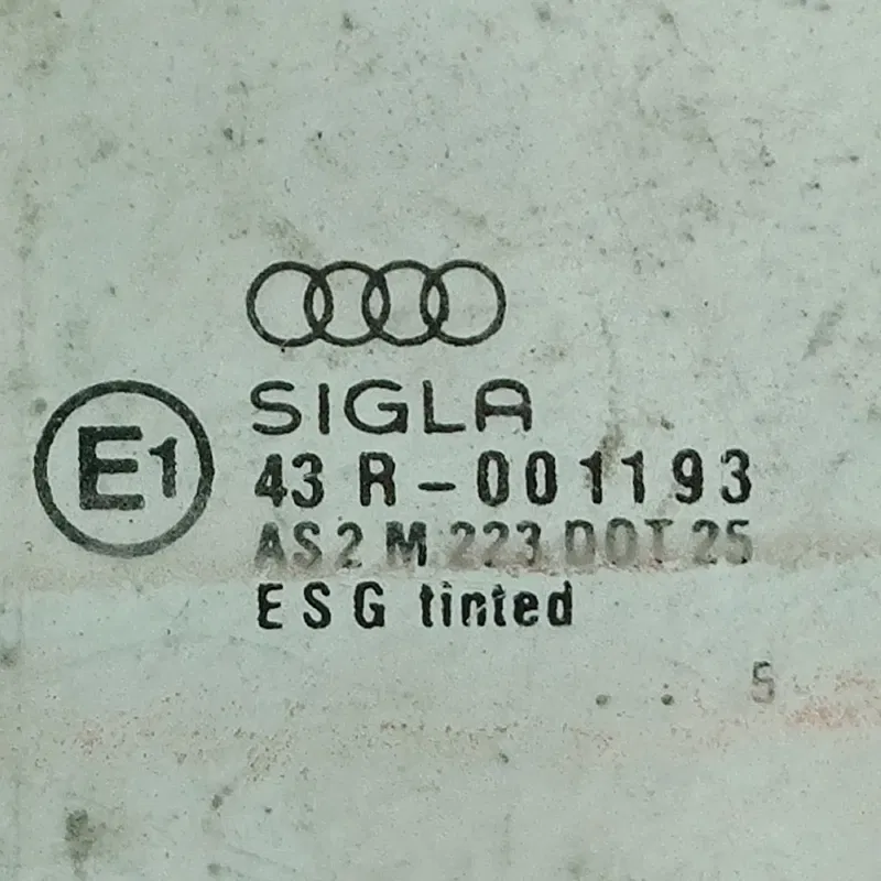 Скло дверей Audi 80 B3 (86-91) переднє ліве OEM 43r001193