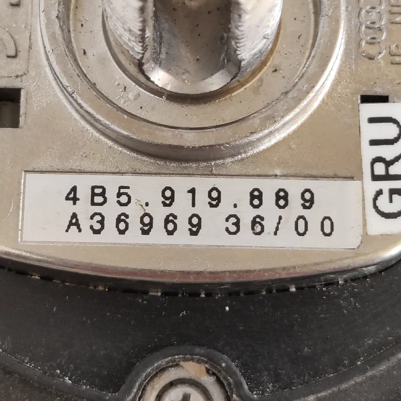 Антенна GPS Audi A6 C5 (97-05) OEM 4B5919889