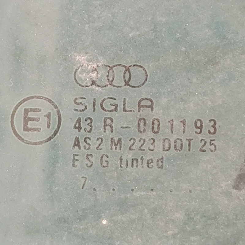Скло дверей переднє праве Audi 80 B3 (86-91) 43r001193