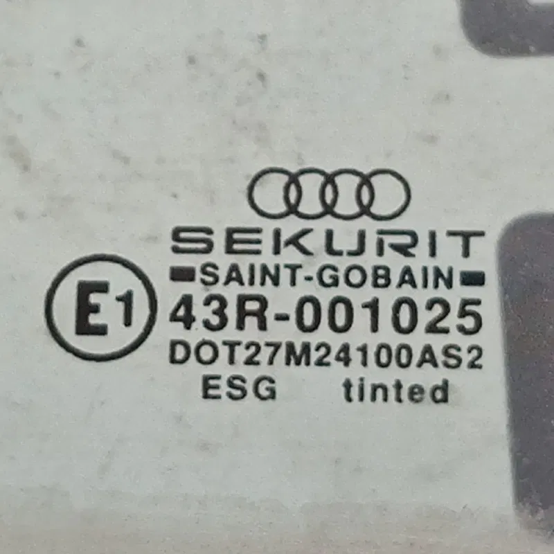 Скло дверей Audi 80 B3 (86-91) задня права OEM 893837572