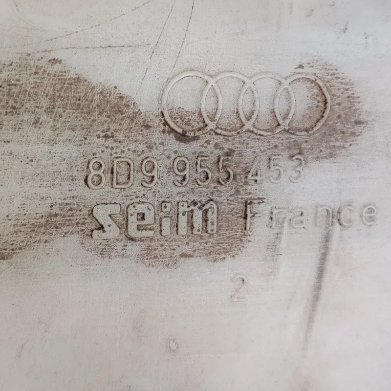 Бачок омивача Audi A4 B5 (94-01) задній OEM 8D9955453