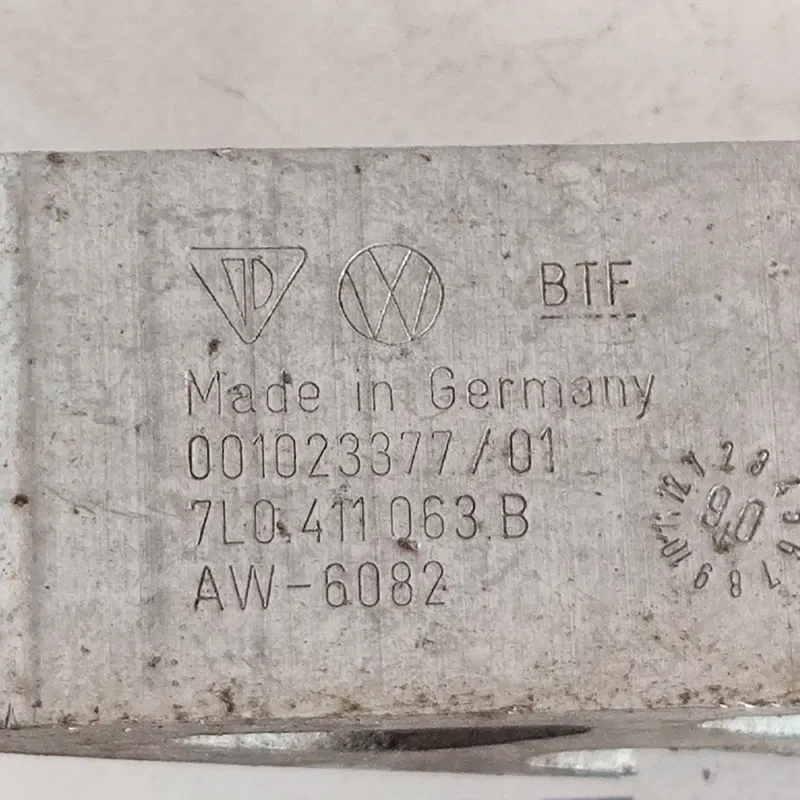 Кріплення стаб. Audi Q7 4L (05-15) 3.6 Бенз Перед 7L0411063B