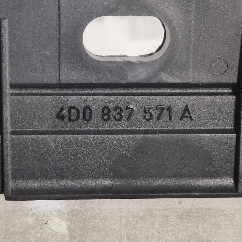 Скло дверей Audi 80 B3 (86-91) заднє ліве OEM 4d0837571a