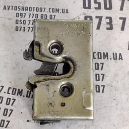 Замок дверей Audi A6 C4 (94-97) задня права OEM 443839016A