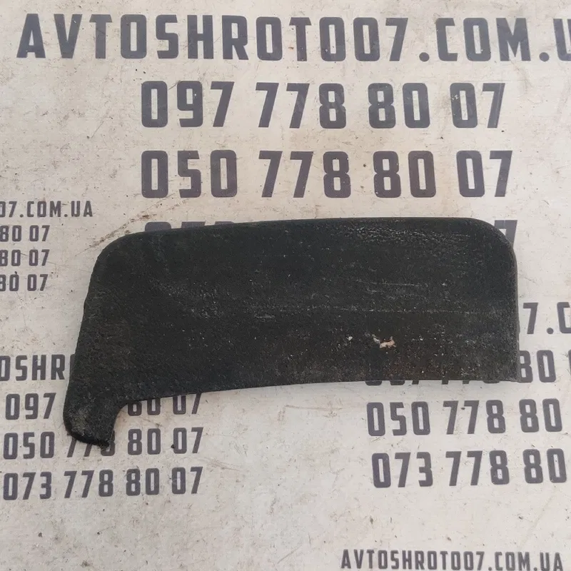 Накладка салону Audi Q7 (05-15) 3.6 Бенз ліва OEM 1K0853897B
