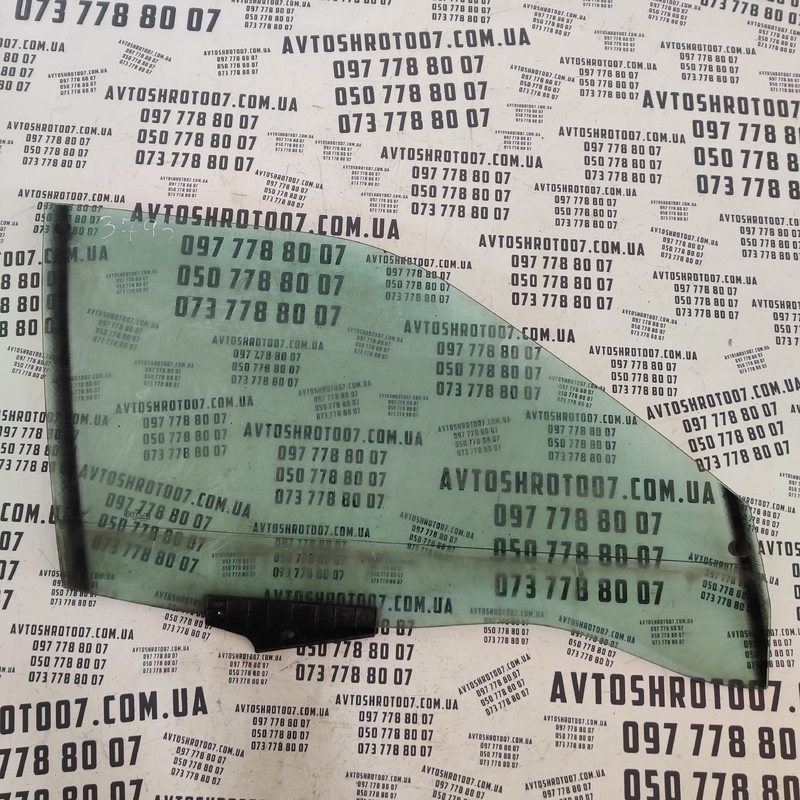 Скло дверей Audi 80 B3 переднє праве OEM 893837572
