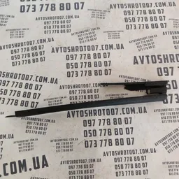 Накладка салону Audi Q7 05-15 3.6 Бенз Пер.лів OEM 7L0881479