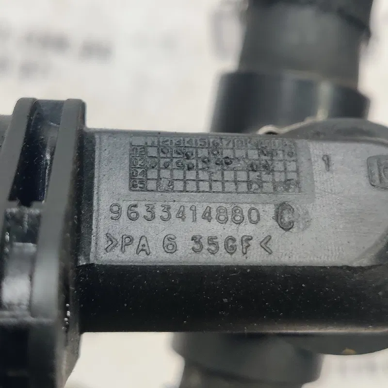 Трубка охолодження Peugeot 807 02-14 2.2 HDI OEM 9633414880