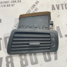 Дефлектор Peugeot 807 (02-14) 2.2 HDI правий OEM 1484108077
