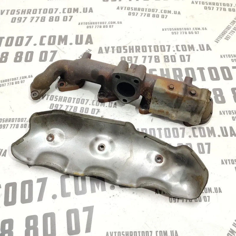 Колектор випускний Kia Sorento 1 (02-09) 2.5 CRDi Дизель