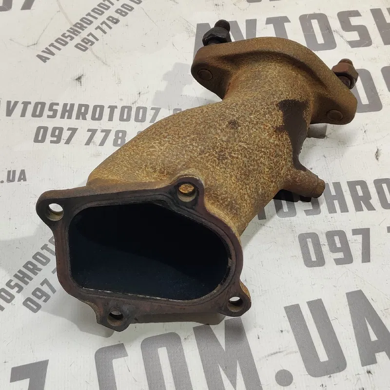 Колектор випускний Kia Sorento 1 (02-09) 2.5 CRDi Дизель